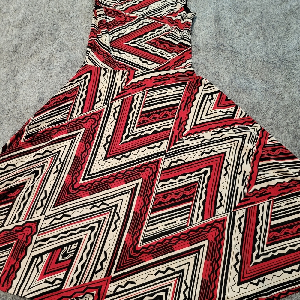 Women or youth dress - Picture 2 of 3